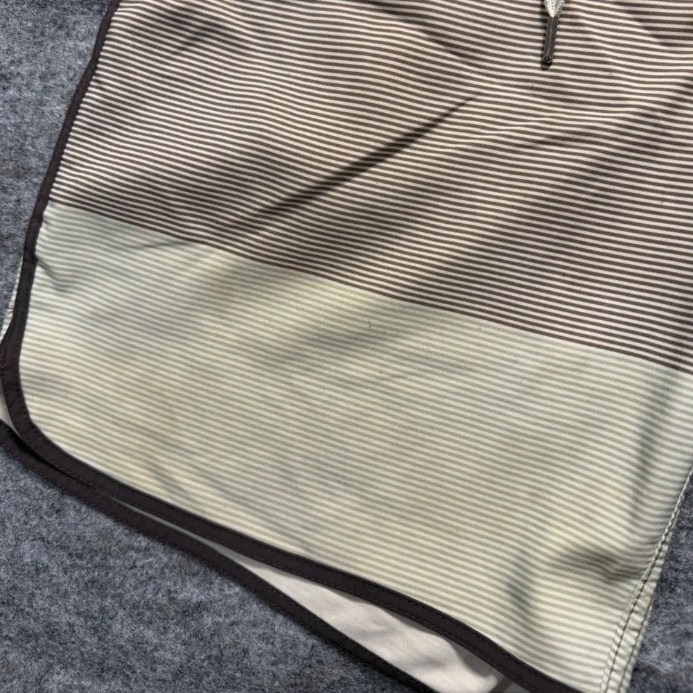 Vuori V314 Mens 32 Cruise Striped Board Shorts 7IN Brown Tan Swim Trunks Unlined
